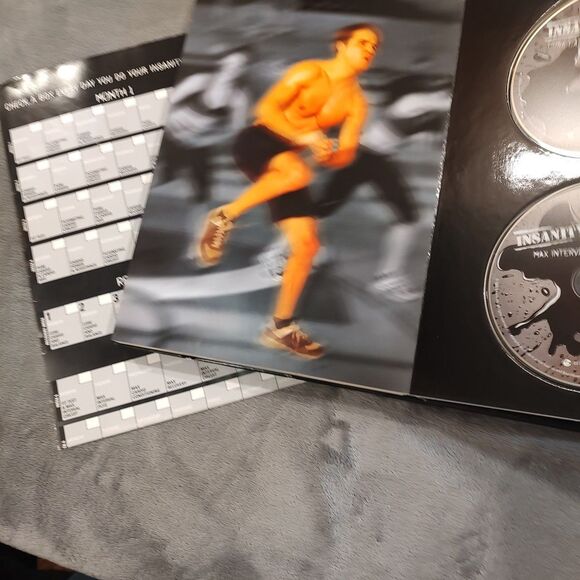 Insanity: 60 Day Total Body Workout Program 10 Disc, DVD Set Shaun T, Beachbody - Picture 6 of 14